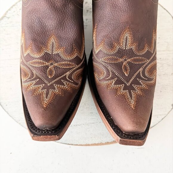 Brown Western Heeled Boots - Picture 6 of 16